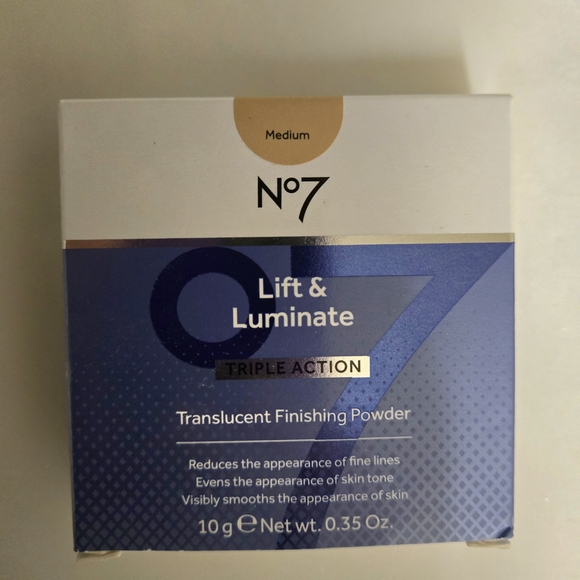 Lift & Luminate Triple Action Translucent Finishing Powder - Blue - Picture 1 of 1